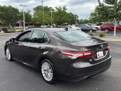 Used 2018 Toyota Camry XLE w/ Audio Package FWD image 24