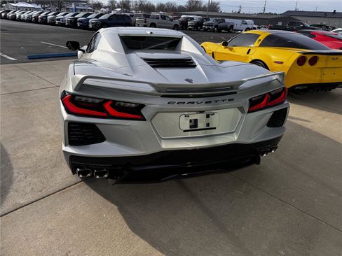 Used 2023 Chevrolet Corvette Stingray Preferred Conv w/ Z51 Performance Package image 3