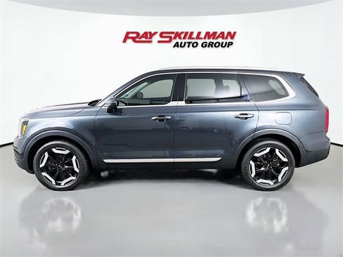 Used 2023 Kia Telluride S image 4