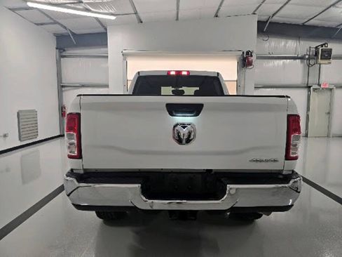 Used 2022 RAM 2500 Tradesman w/ Chrome Appearance Group AWD/4WD image 8
