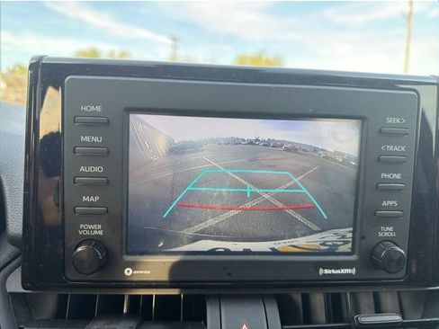 Used 2022 Toyota RAV4 LE image 19