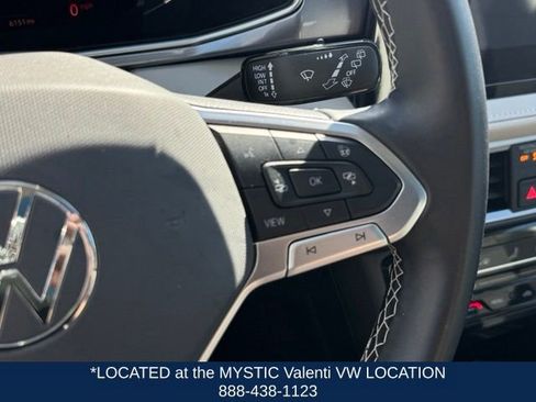 Certified 2025 Volkswagen Taos SEL w/ Black Wheel Plus Package AWD/4WD image 40