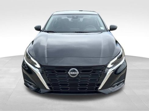 Used 2025 Nissan Altima 2.5 SV image 2