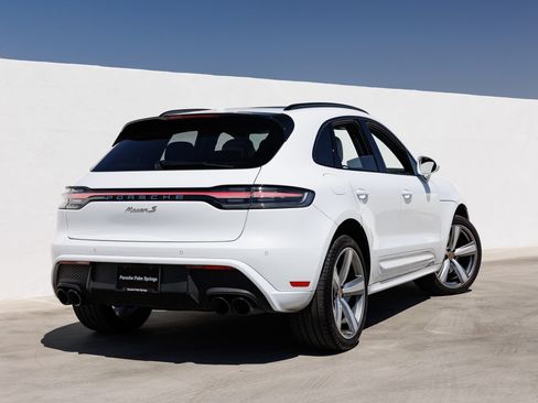 Certified 2022 Porsche Macan S AWD/4WD image 7