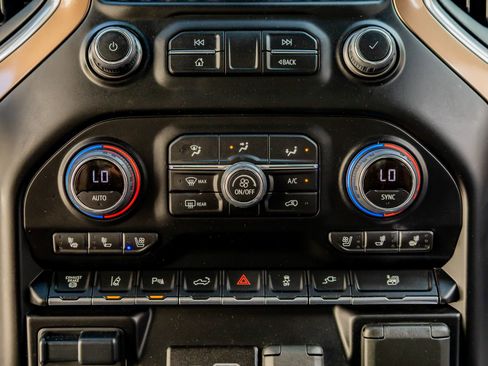 Used 2023 Chevrolet Silverado 3500 High Country w/ Technology Package image 26