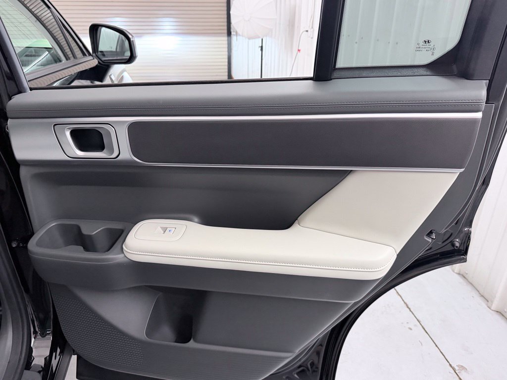 Used 2025 Hyundai Santa Fe SEL FWD image 41