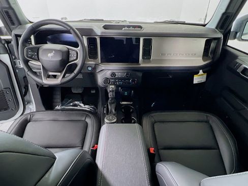New 2025 Ford Bronco Outer Banks image 7