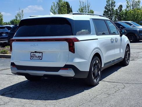 New 2026 Kia Carnival EX FWD image 2