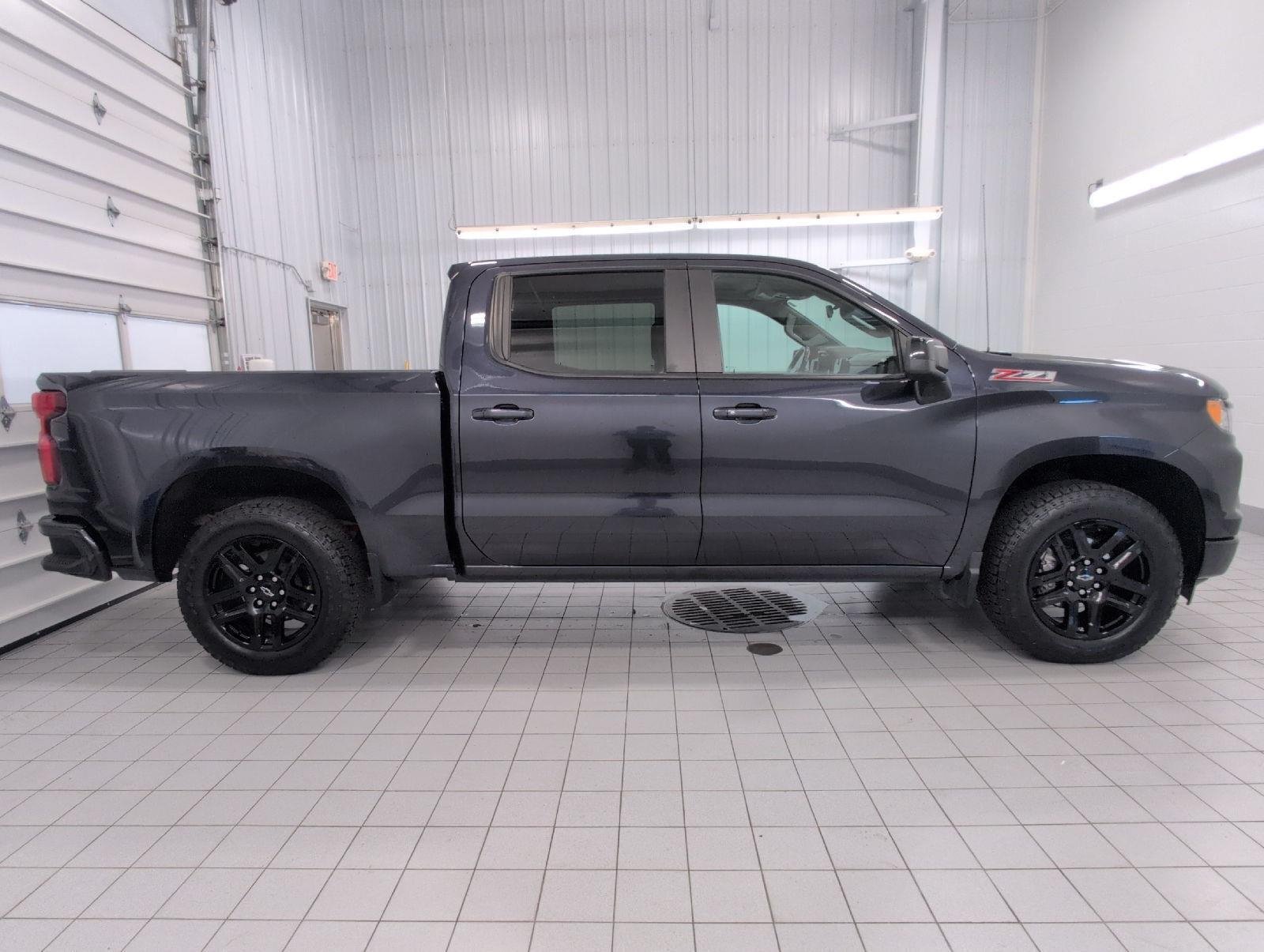 Used 2023 Chevrolet Silverado 1500 RST AWD/4WD image 11