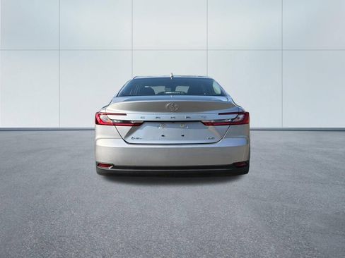 Used 2025 Toyota Camry LE FWD image 6