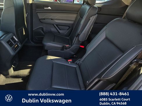 Certified 2023 Volkswagen Atlas SE w/ Panoramic Sunroof Package image 11