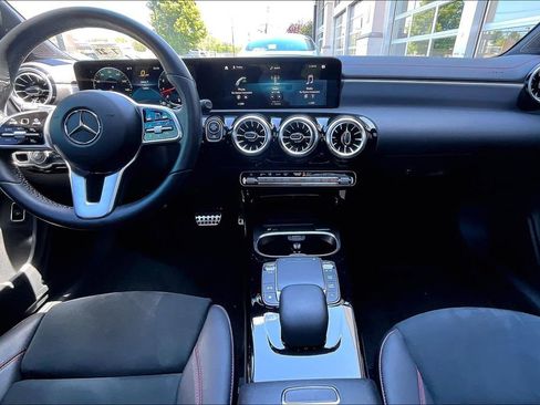 Used 2022 Mercedes-Benz CLA 250 4MATIC image 15