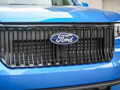 New 2026 Ford Maverick Lobo image 5