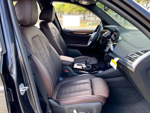 Used 2024 BMW X3 sDrive30i w/ Premium Package image 9