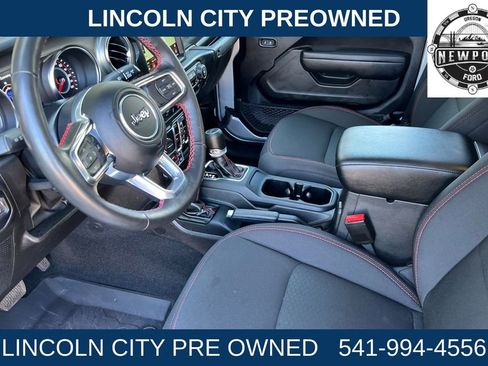 Used 2022 Jeep Gladiator Rubicon w/ Cold Weather Group image 9