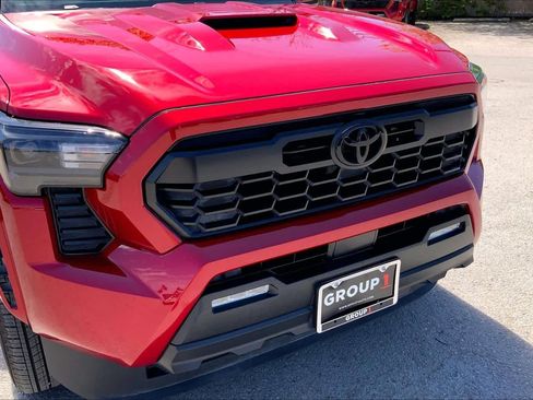 Used 2025 Toyota Tacoma TRD Sport image 29