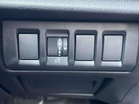 Used 2025 Subaru Outback AWD/4WD image 29