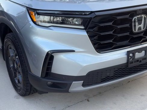 Used 2024 Honda Pilot TrailSport image 5