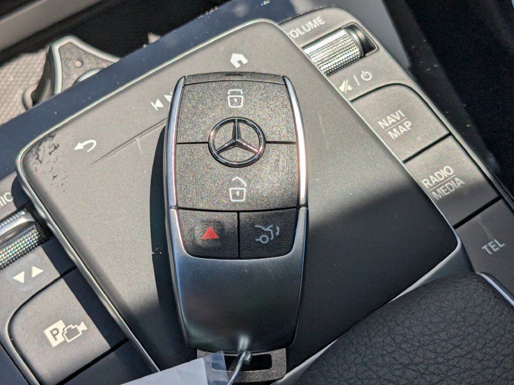 Certified 2025 Mercedes-Benz GLS 580 4MATIC image 16