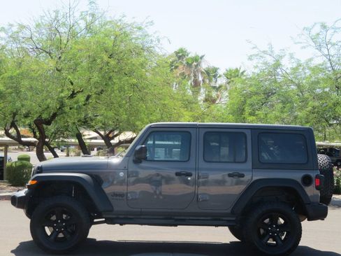 Used 2019 Jeep Wrangler Unlimited Sport AWD/4WD image 2