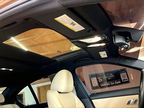 Used 2019 BMW 330i xDrive Sedan w/ Convenience Package image 17