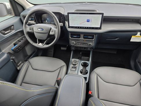 New 2025 Ford Maverick Lobo image 21