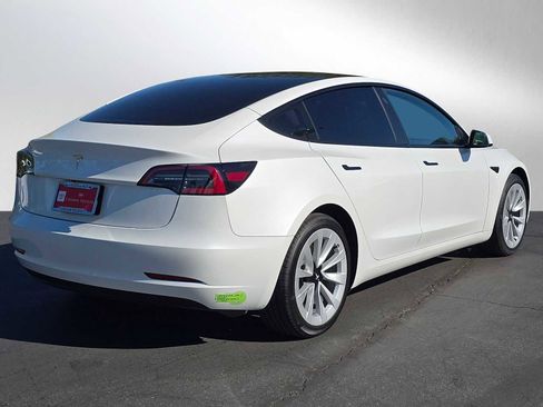 Used 2023 Tesla Model 3 Standard Range image 3