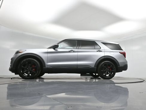 Used 2022 Ford Explorer ST w/ Equipment Group 401A AWD/4WD image 8
