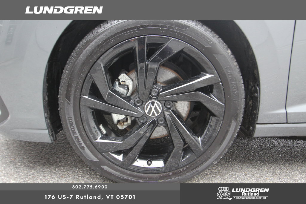 Used 2025 Volkswagen Jetta SE FWD image 33