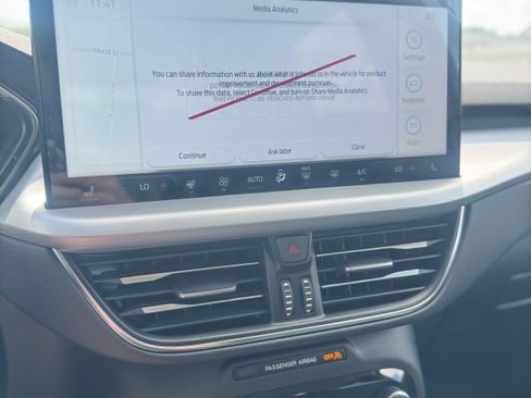 Used 2024 Ford Escape Platinum image 9