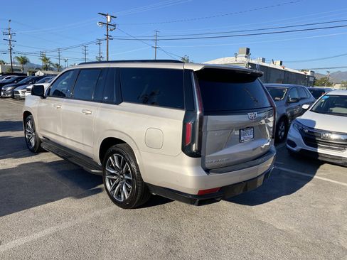 Used 2022 Cadillac Escalade ESV Sport Platinum image 7