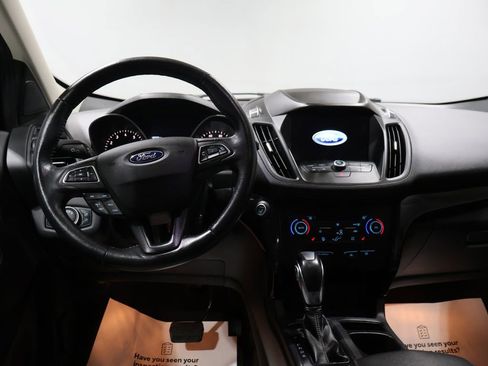 Used 2019 Ford Escape SE image 17