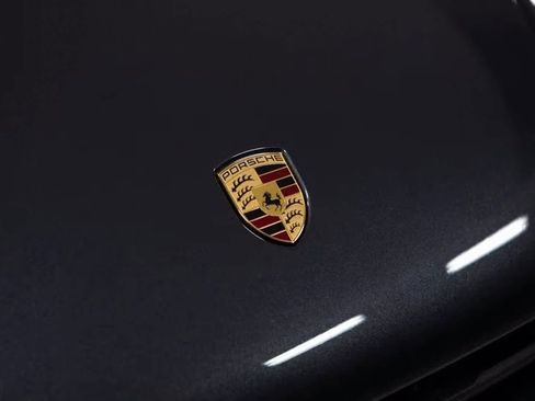 Certified 2025 Porsche Macan image 35