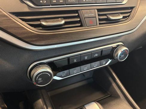 Certified 2025 Nissan Altima 2.5 SV FWD image 22