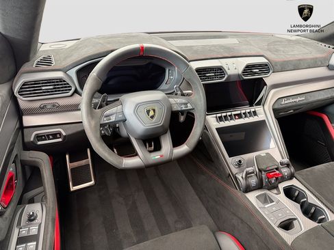 Used 2024 Lamborghini Urus Performante AWD/4WD image 41