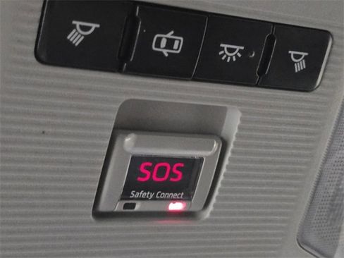 Used 2019 Toyota RAV4 LE image 30