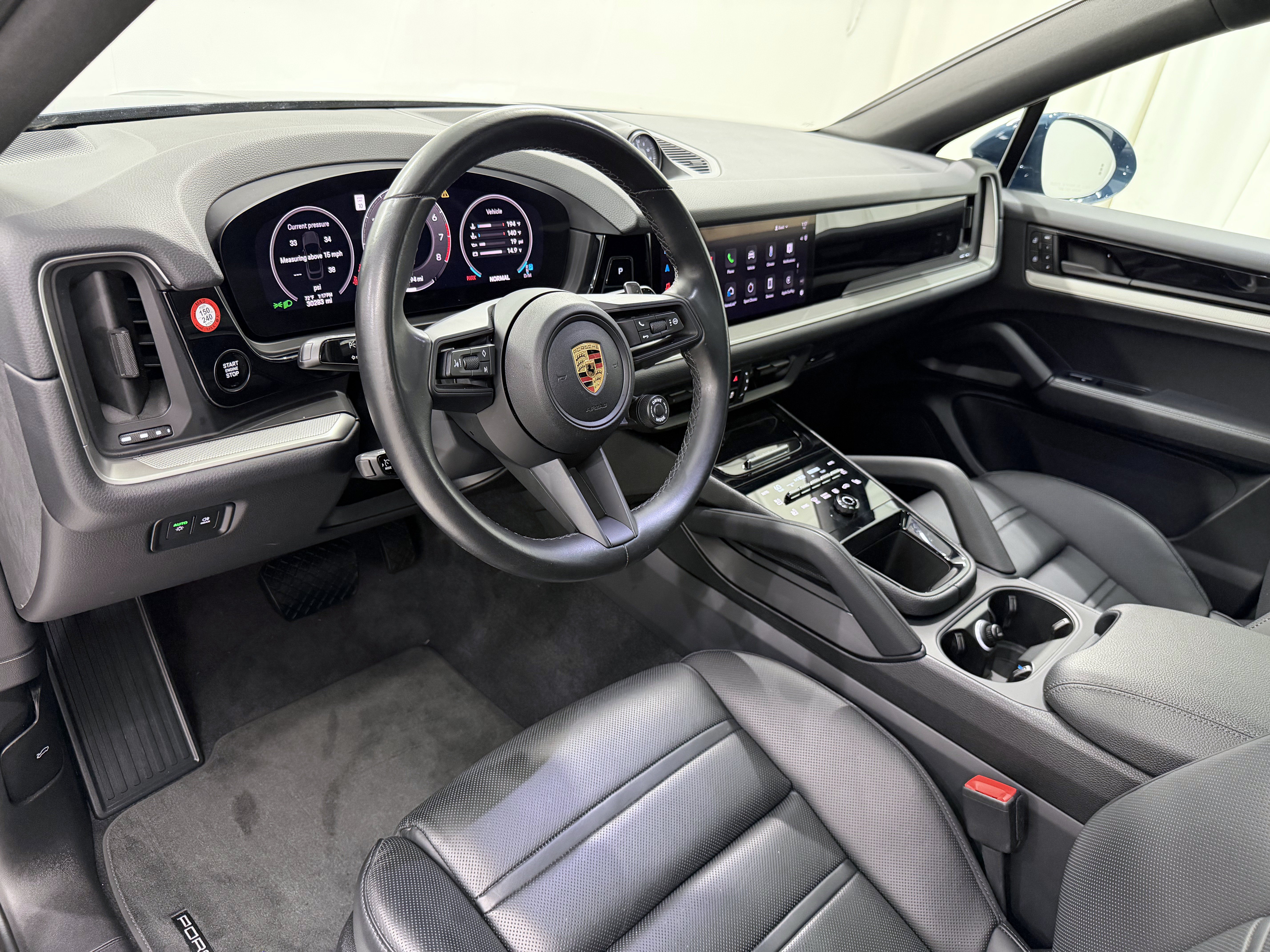 Certified 2024 Porsche Cayenne Coupe AWD/4WD image 26