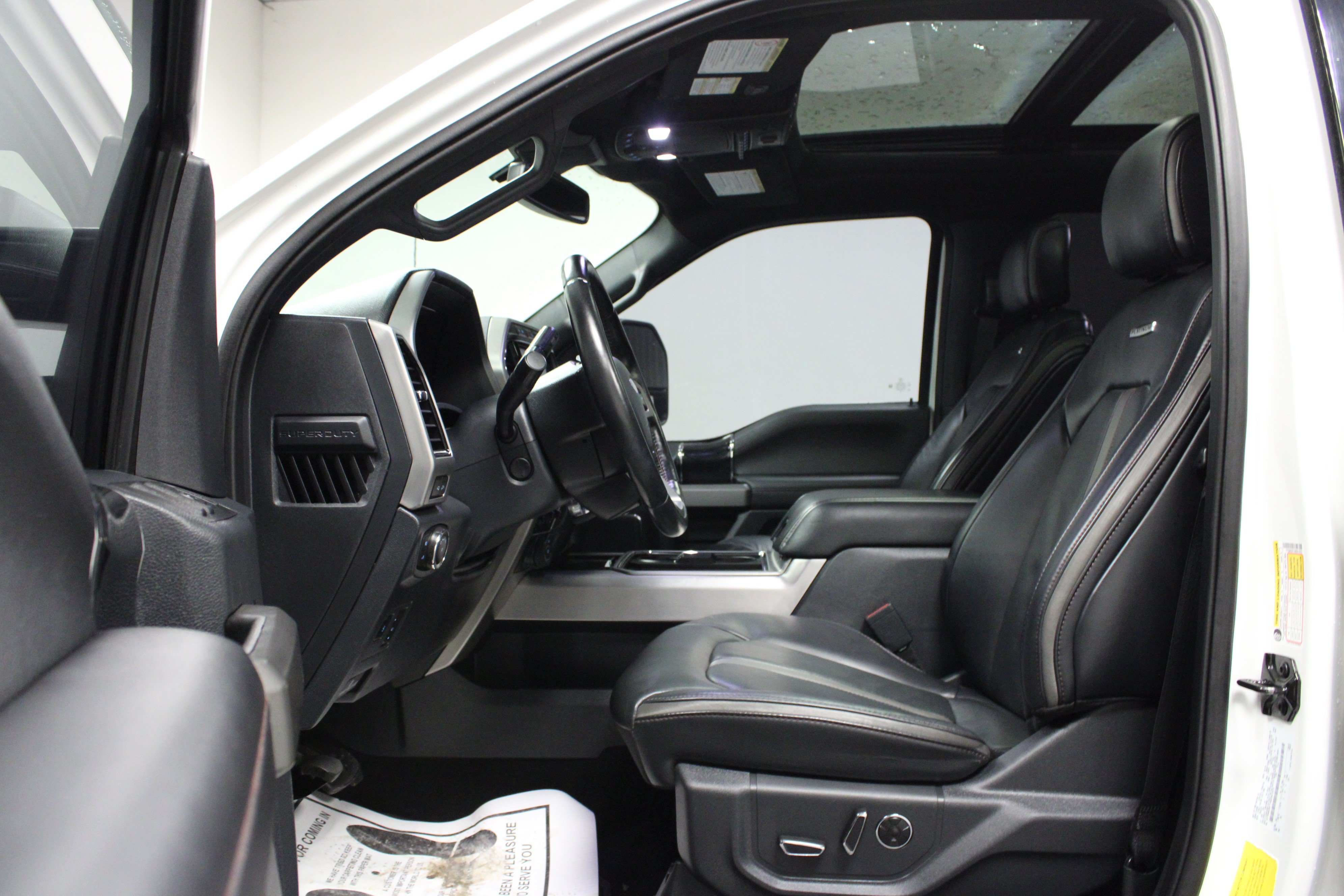 Used 2022 Ford F250 Platinum w/ Tremor Off-Road Package AWD/4WD image 12