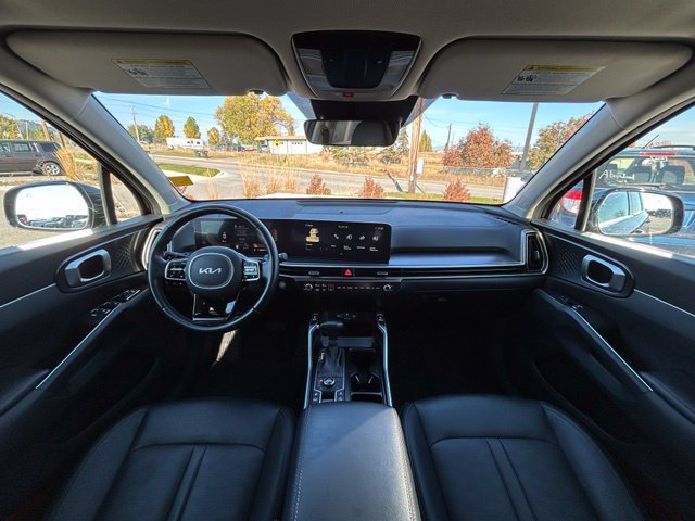 Used 2025 Kia Sorento EX AWD/4WD image 11