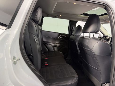 Used 2024 Mitsubishi Outlander Ralliart image 28