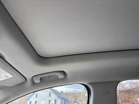 Used 2018 Chevrolet Equinox LT w/ Sun & Infotainment Package image 42