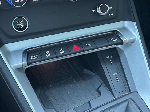 Certified 2025 Audi Q3 2.0T Premium Plus w/ Premium Plus Package image 32
