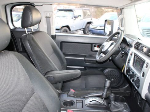 Used 2008 Toyota FJ Cruiser 4WD image 11