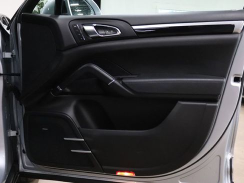 Used 2017 Porsche Cayenne S Platinum image 22