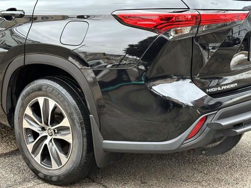 Certified 2021 Toyota Highlander XLE image 11