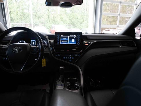 Used 2024 Toyota Camry SE FWD image 20
