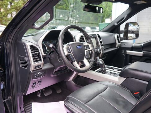 Used 2018 Ford F150 Lariat w/ Equipment Group 502A Luxury AWD/4WD image 12