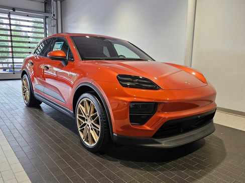 New 2025 Porsche Macan Electric image 9