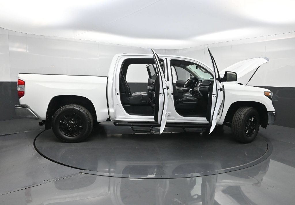 Used 2020 Toyota Tundra SR5 w/ SR5 Leather Package AWD/4WD image 33