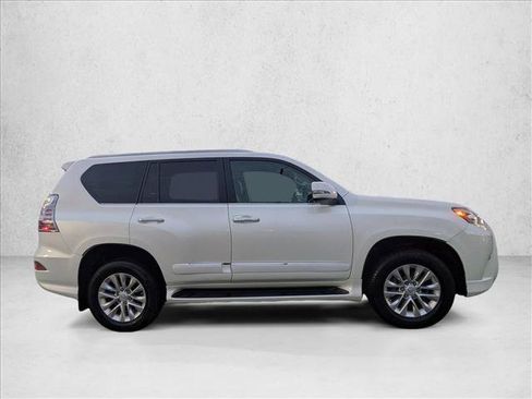 Used 2016 Lexus GX 460 image 4